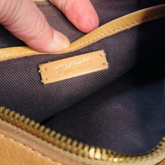 Madewell Nude Leather Simple Crossbody Bag - Picture 9 of 9